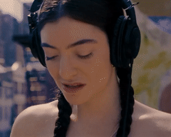 lorde_shy smiling